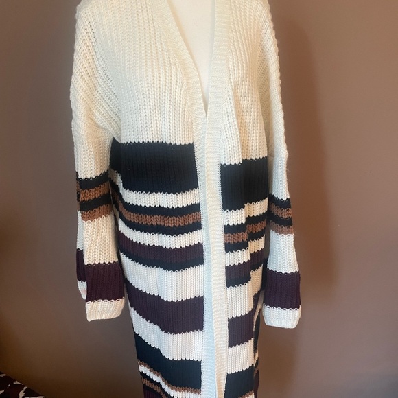 SHEIN Cream and Black Cardigan Sweater - Picture 1 of 5